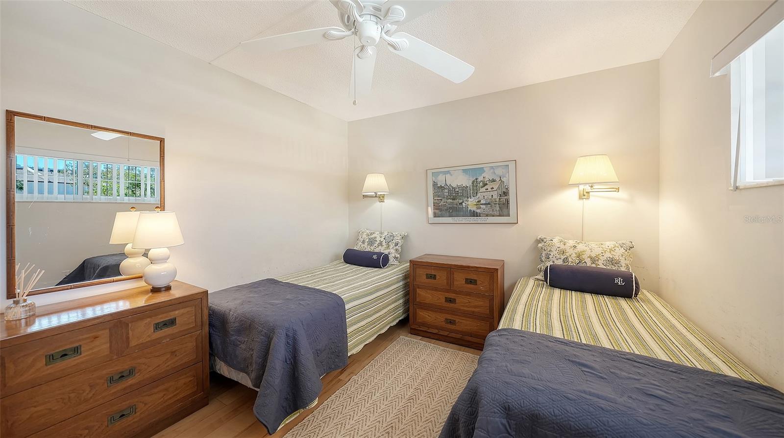 SIESTA HARBOR - Residential