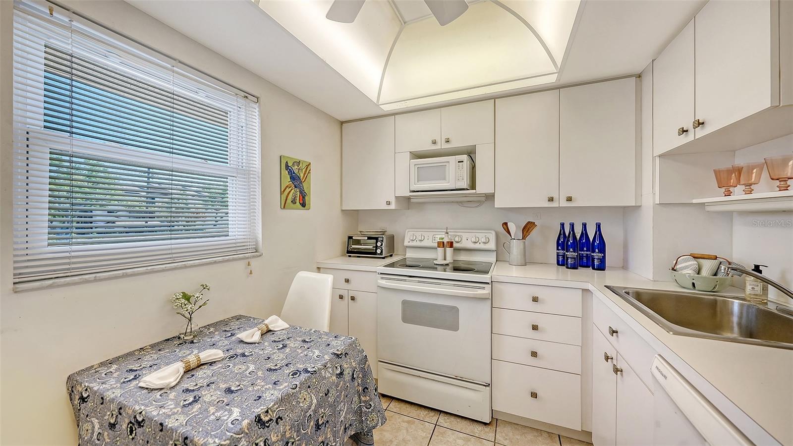 SIESTA HARBOR - Residential