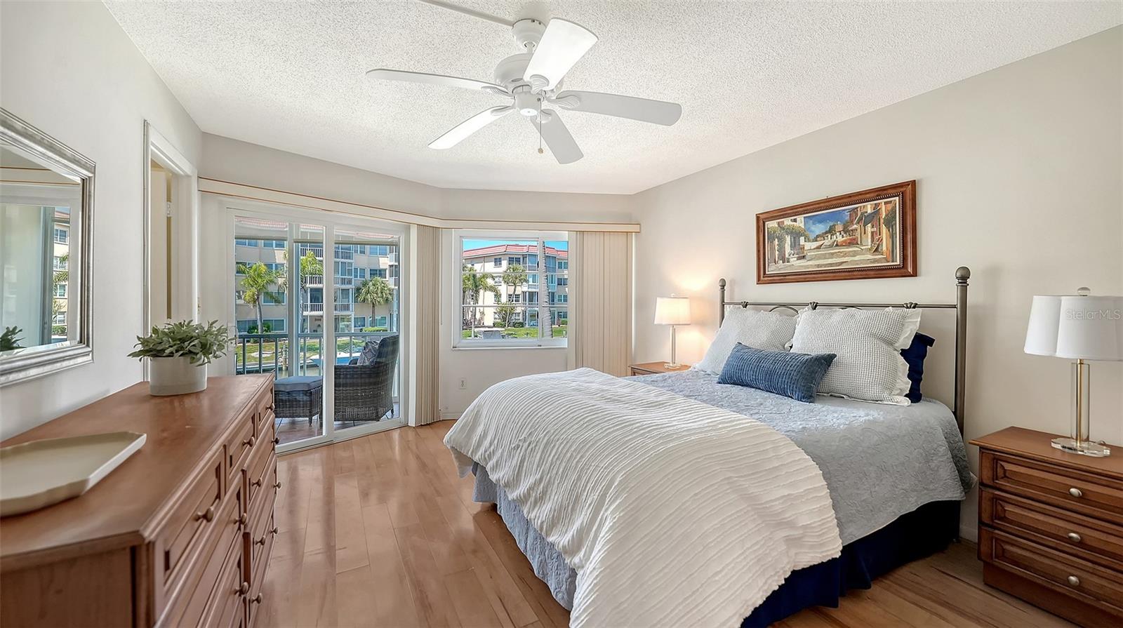 SIESTA HARBOR - Residential