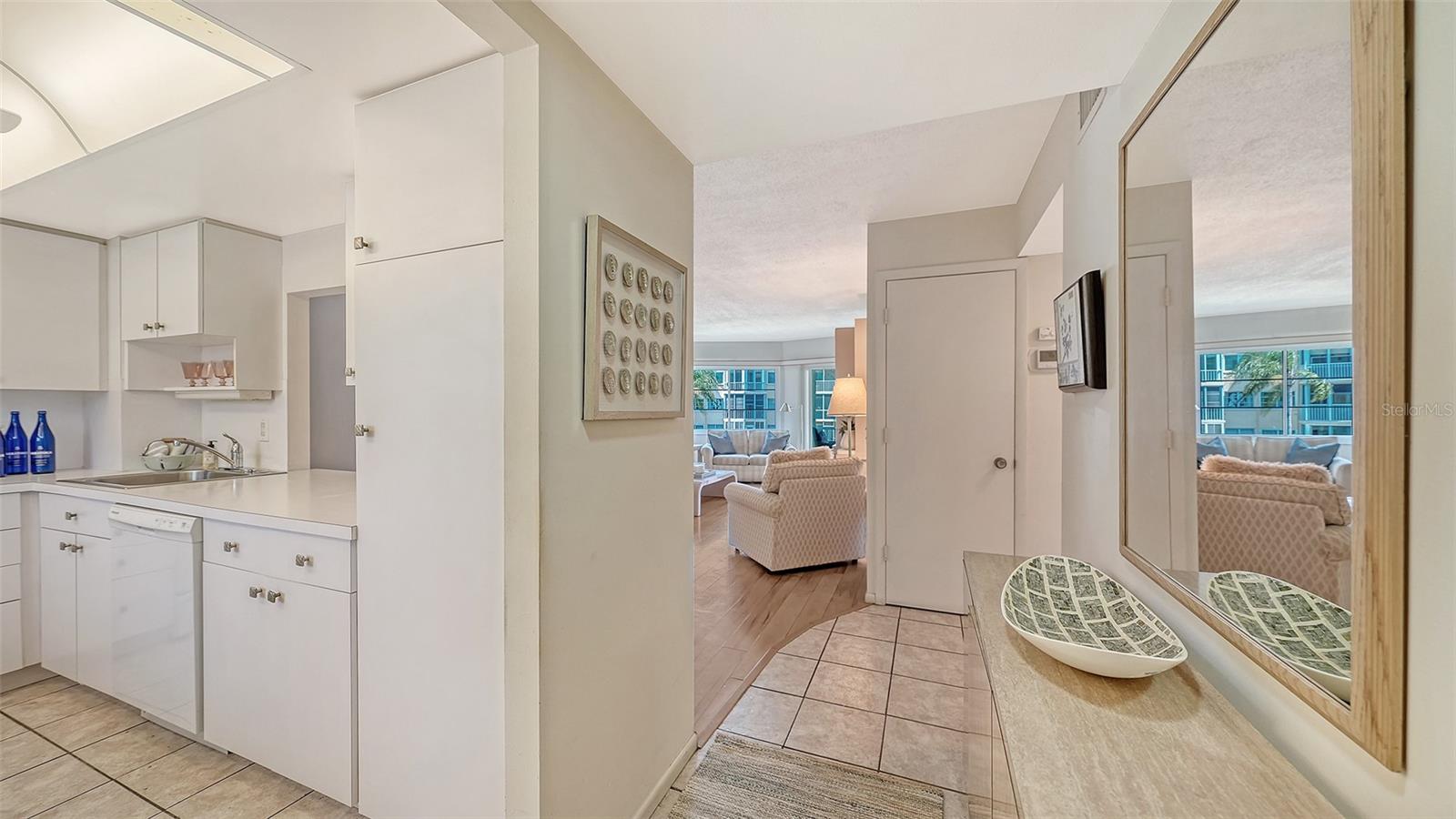 SIESTA HARBOR - Residential