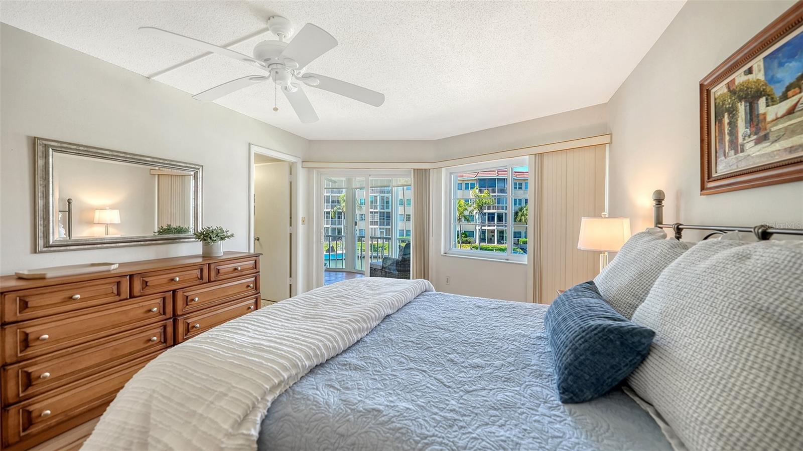 SIESTA HARBOR - Residential