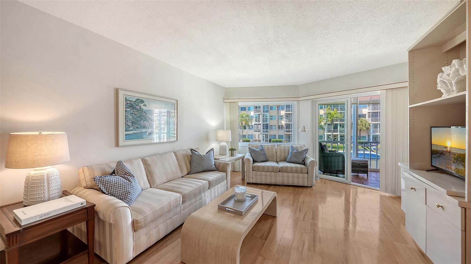 SIESTA HARBOR - Residential