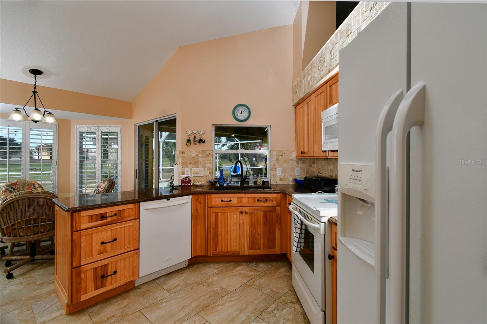 KING TARPON LAND CONDO - Residential