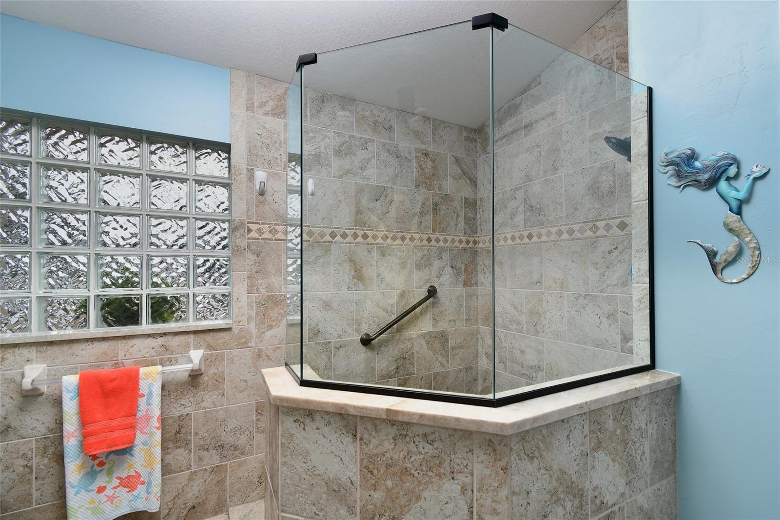 KING TARPON LAND CONDO - Residential