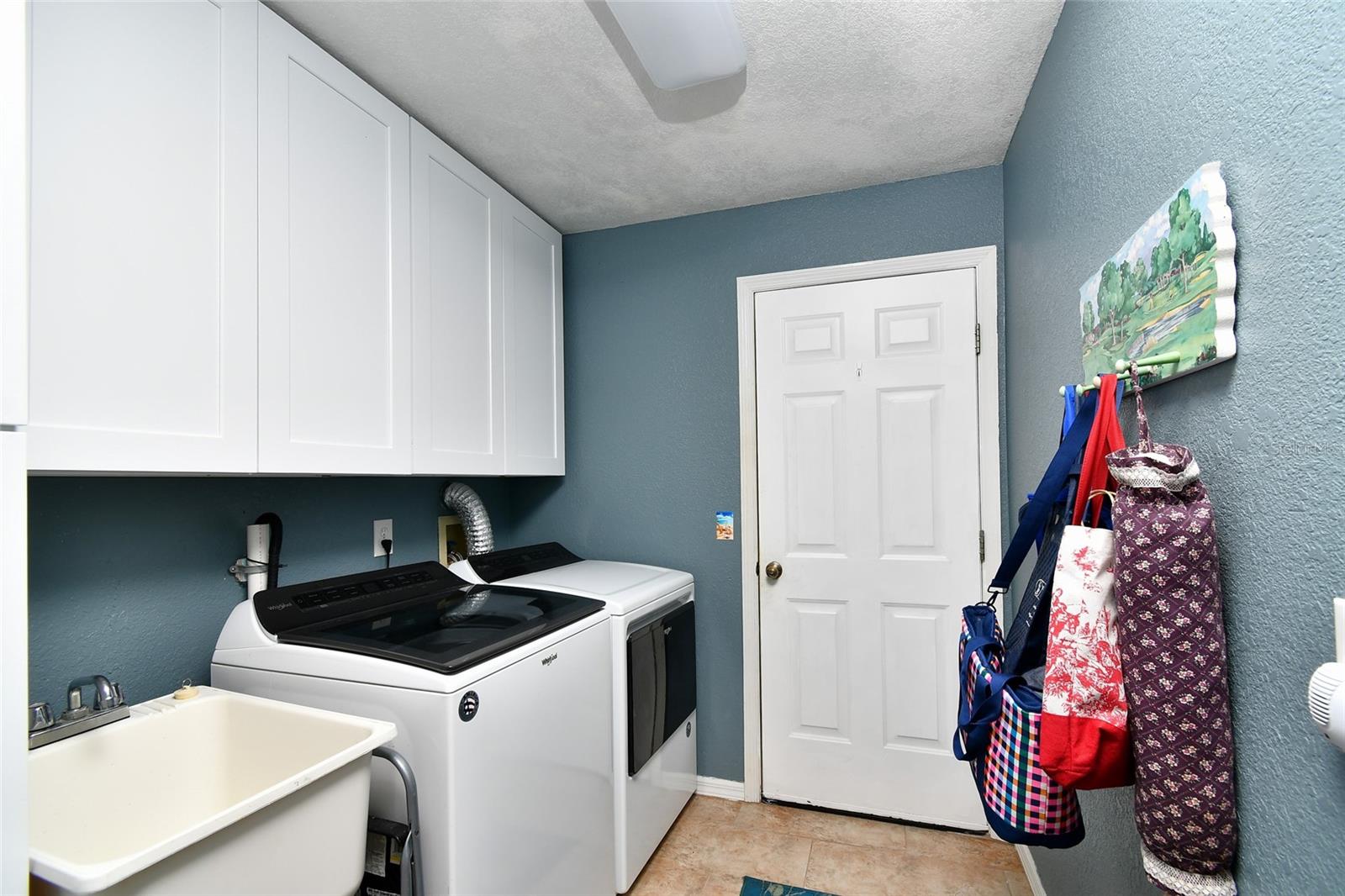 KING TARPON LAND CONDO - Residential