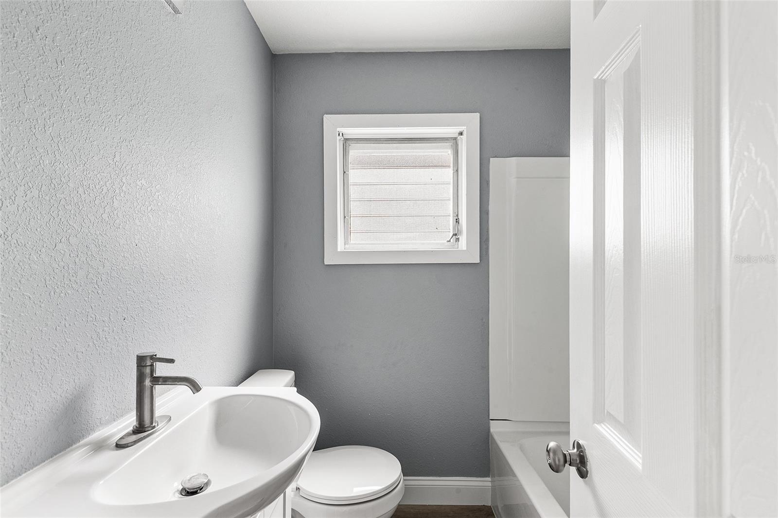 FARRAR A H - Residential Income