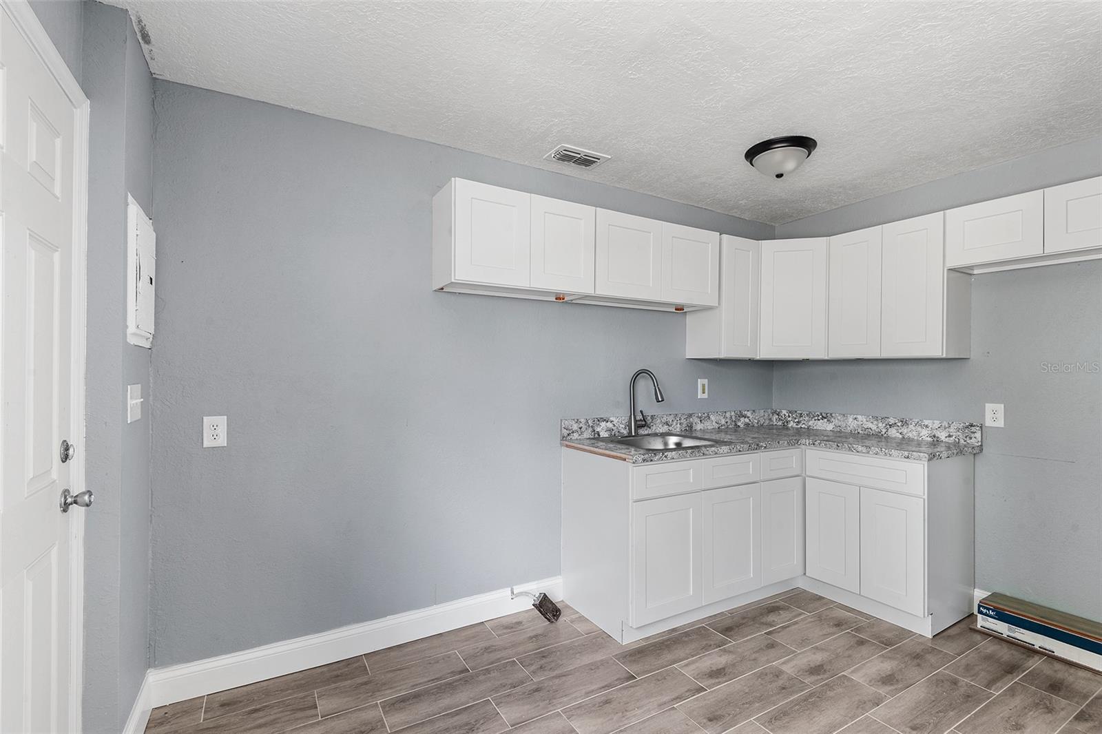 FARRAR A H - Residential Income