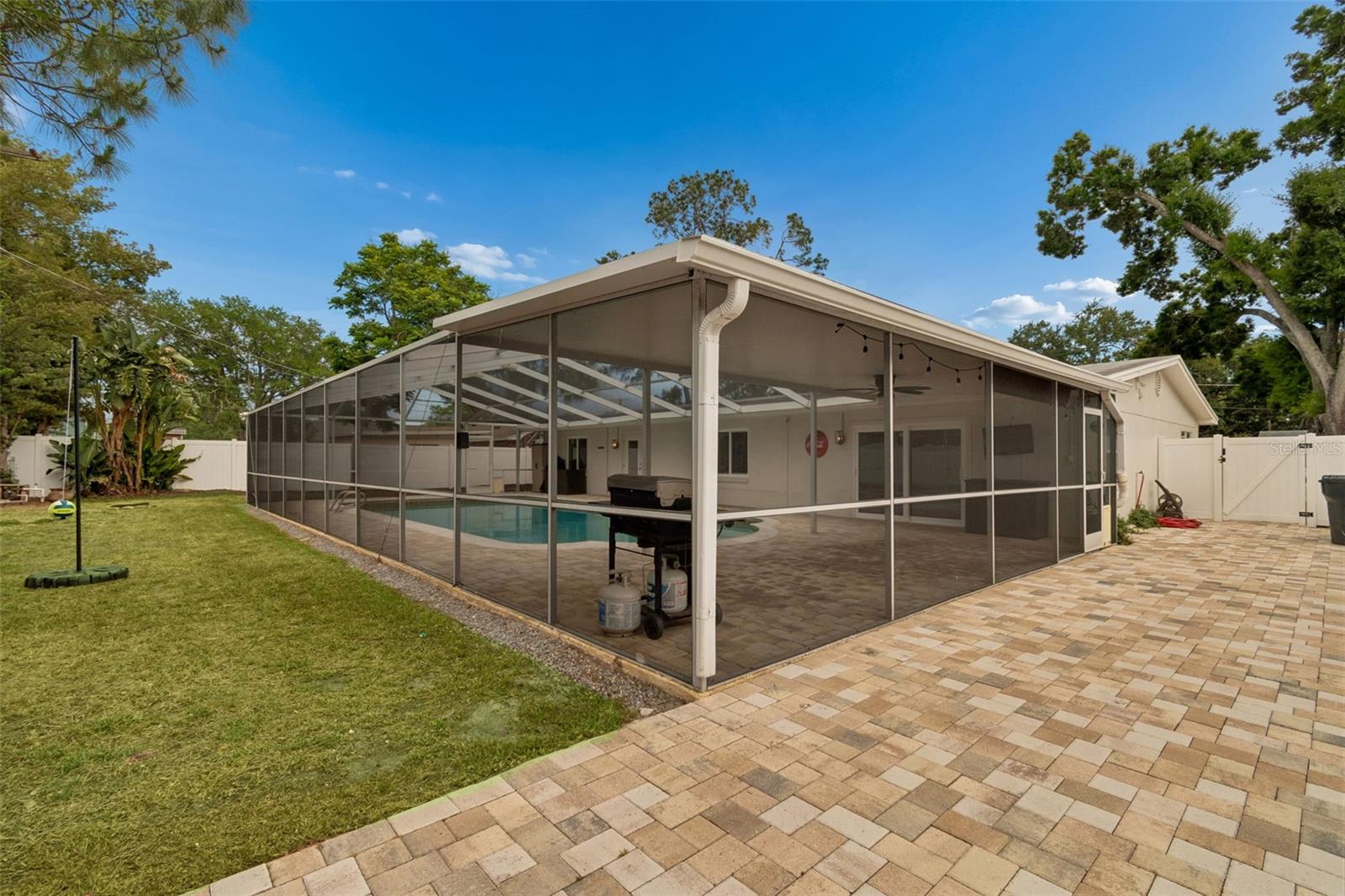 CARROLLWOOD SUB UNIT 1 - Residential