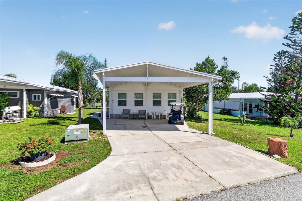 Photo of 94 Saddlebag Trail, Lake Wales, FL 33898 (MLS # L4965116)