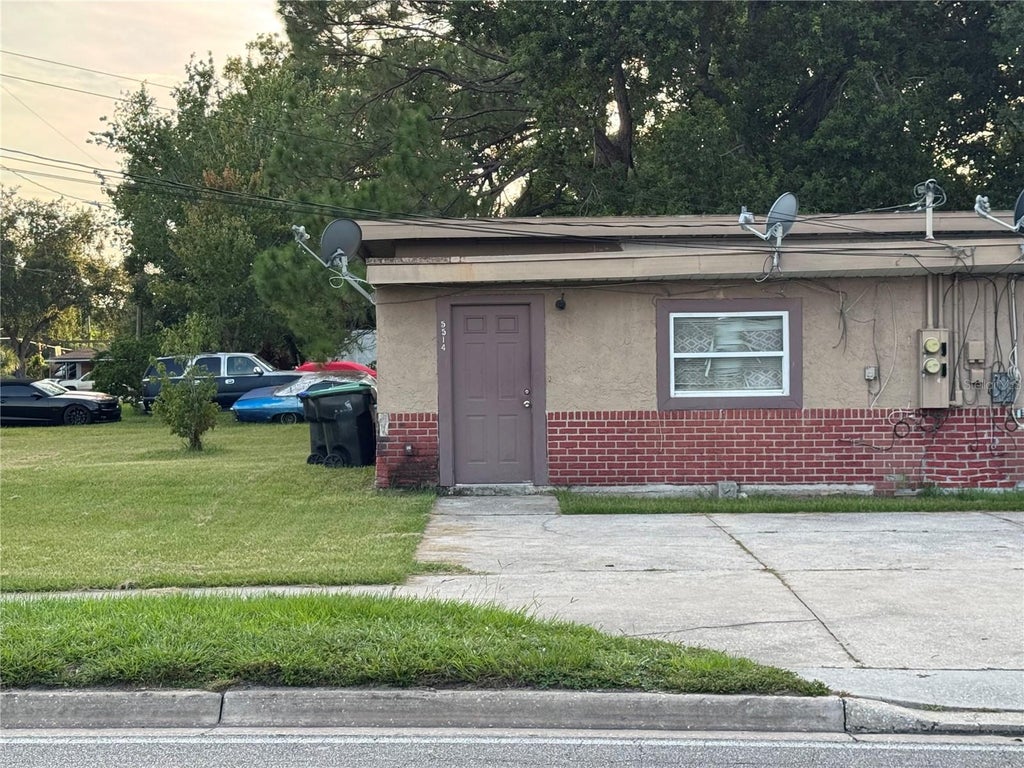 Photo of 5514 S Rio Grande Avenue, Orlando, FL 32839 (MLS # O6450750)