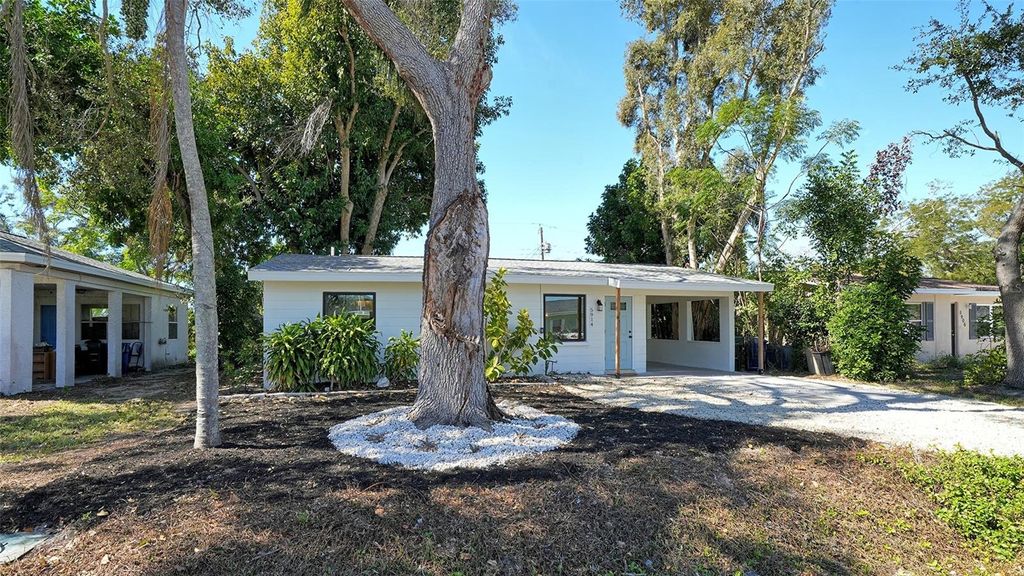 Photo of 5914 Albert Place, Sarasota, FL 34231 (MLS # A4679522)