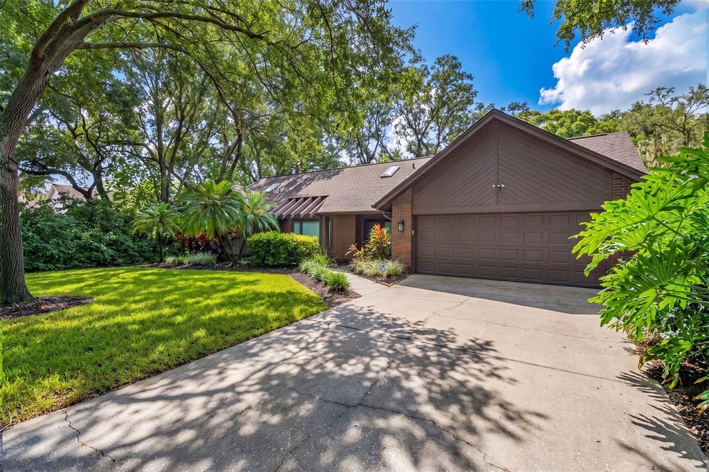 Photo of 3300 Meadow View Lane, Palm Harbor, FL 34683 (MLS # TB8555221)