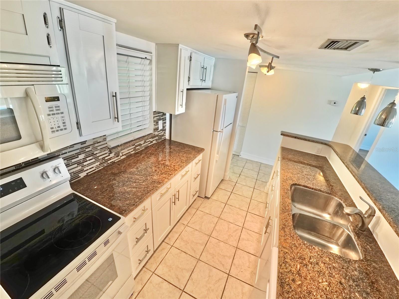 DOLPHIN POINTE OF DUNEDIN CONDO - Residential