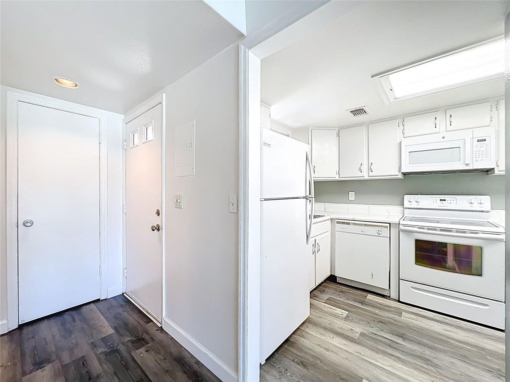 Photo of 639 Saint Johns Court #639, Winter Park, FL 32792 (MLS # O6402025)