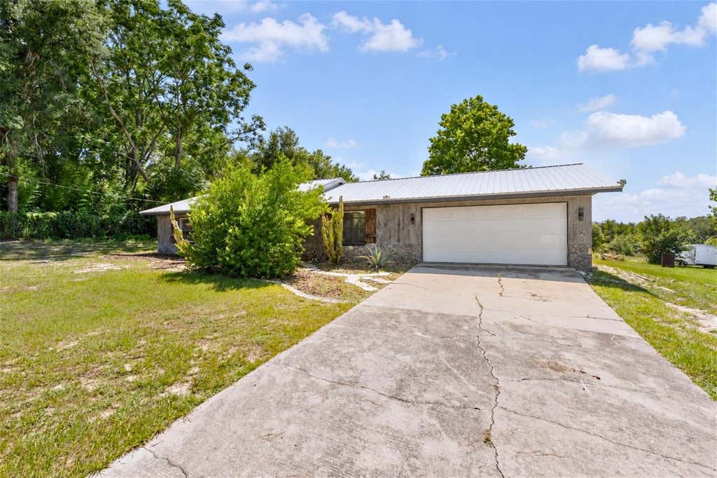 Photo of 37149 Grays Airport Road, Lady Lake, FL 32159 (MLS # G5114436)
