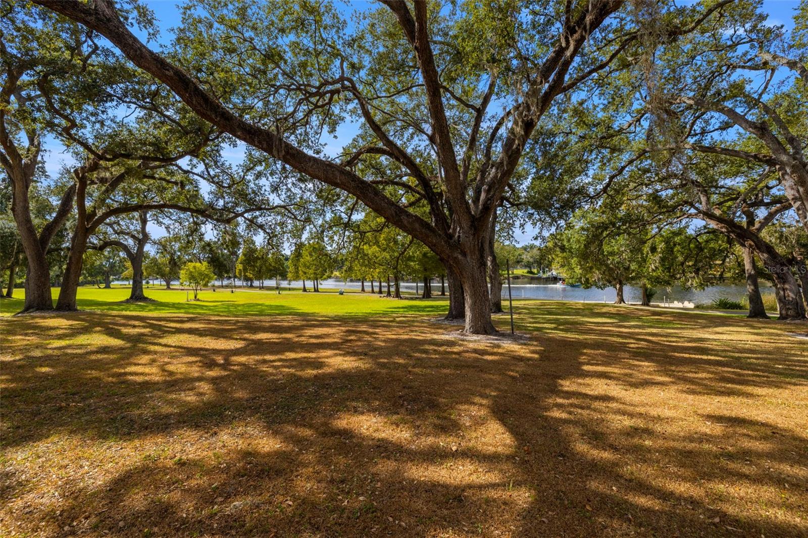 RIVERCREST - Residential