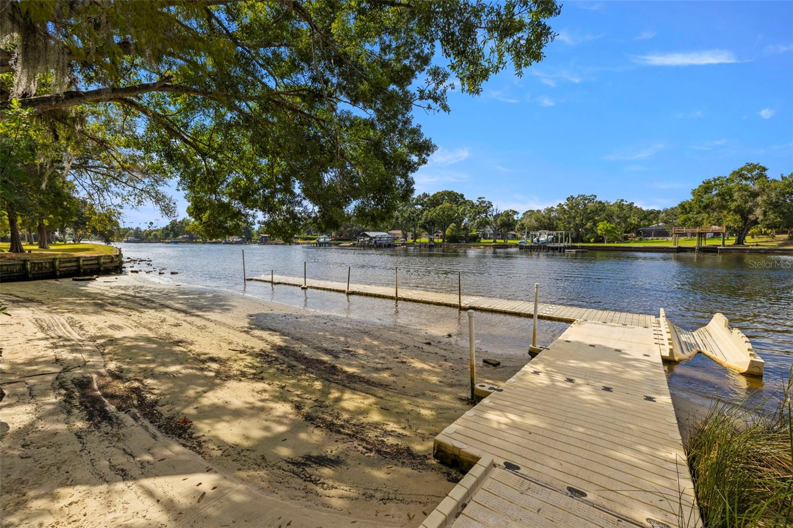 RIVERCREST - Residential