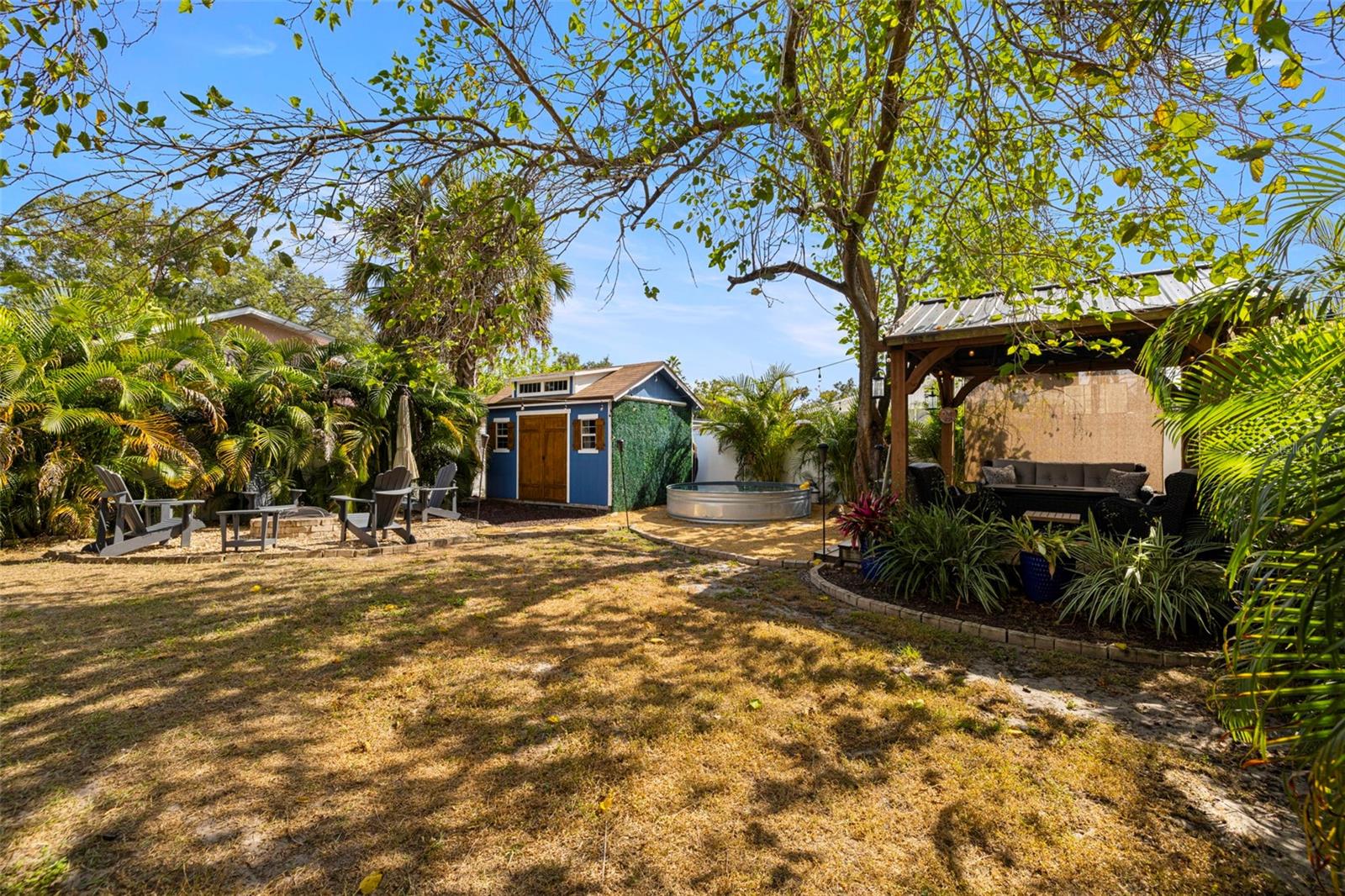 RIVERCREST - Residential