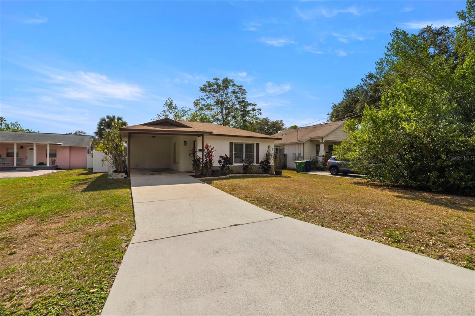 RIVERCREST - Residential