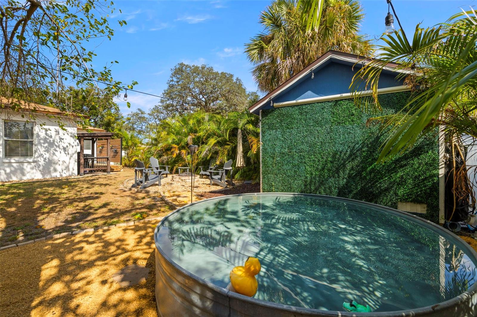 RIVERCREST - Residential