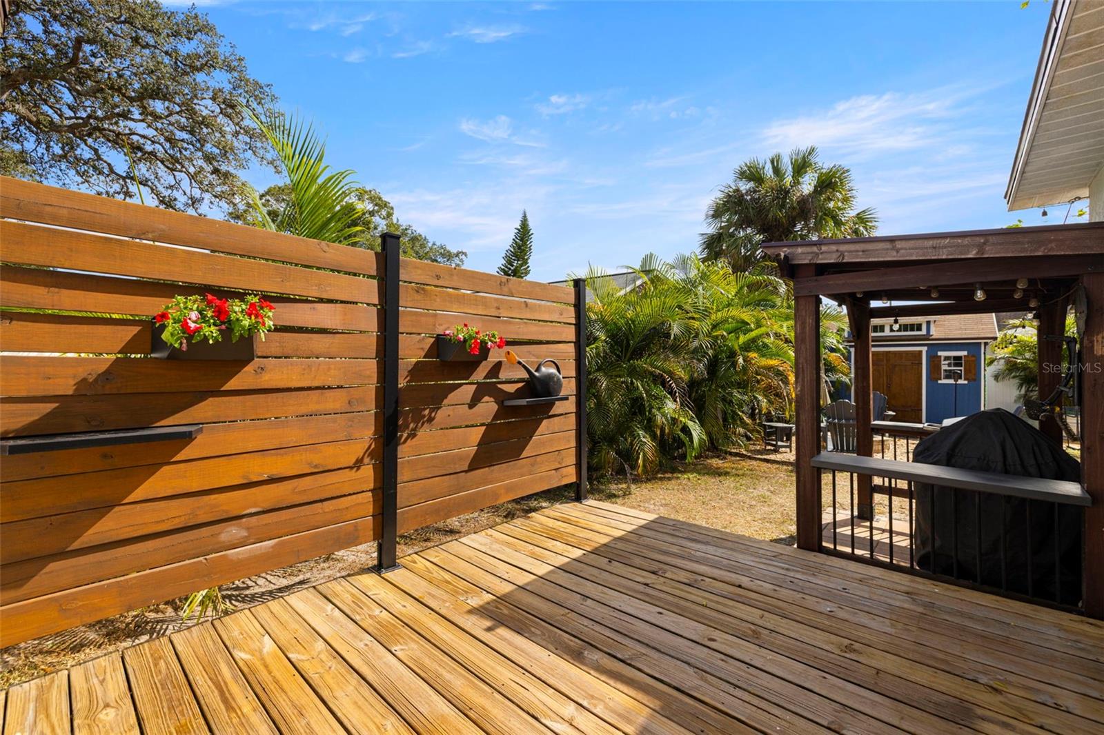 RIVERCREST - Residential