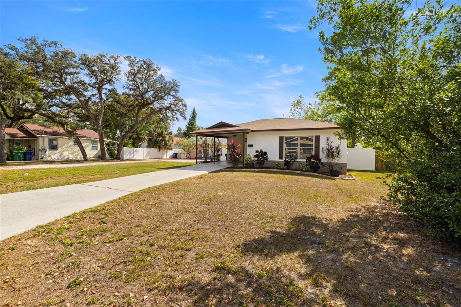 RIVERCREST - Residential