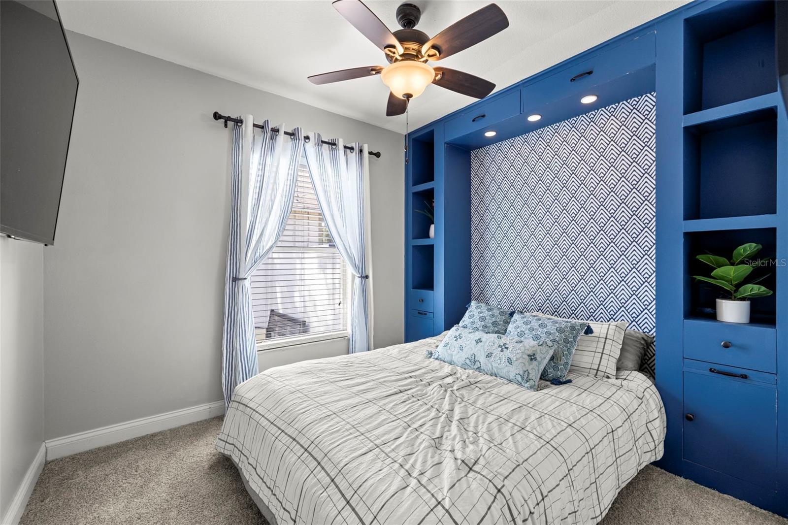 RIVERCREST - Residential