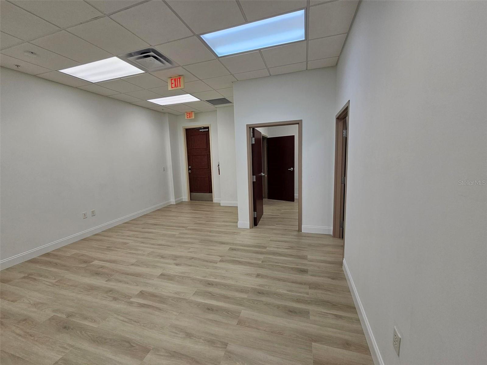 OFFICES/VERANDA PARK - Commercial Lease