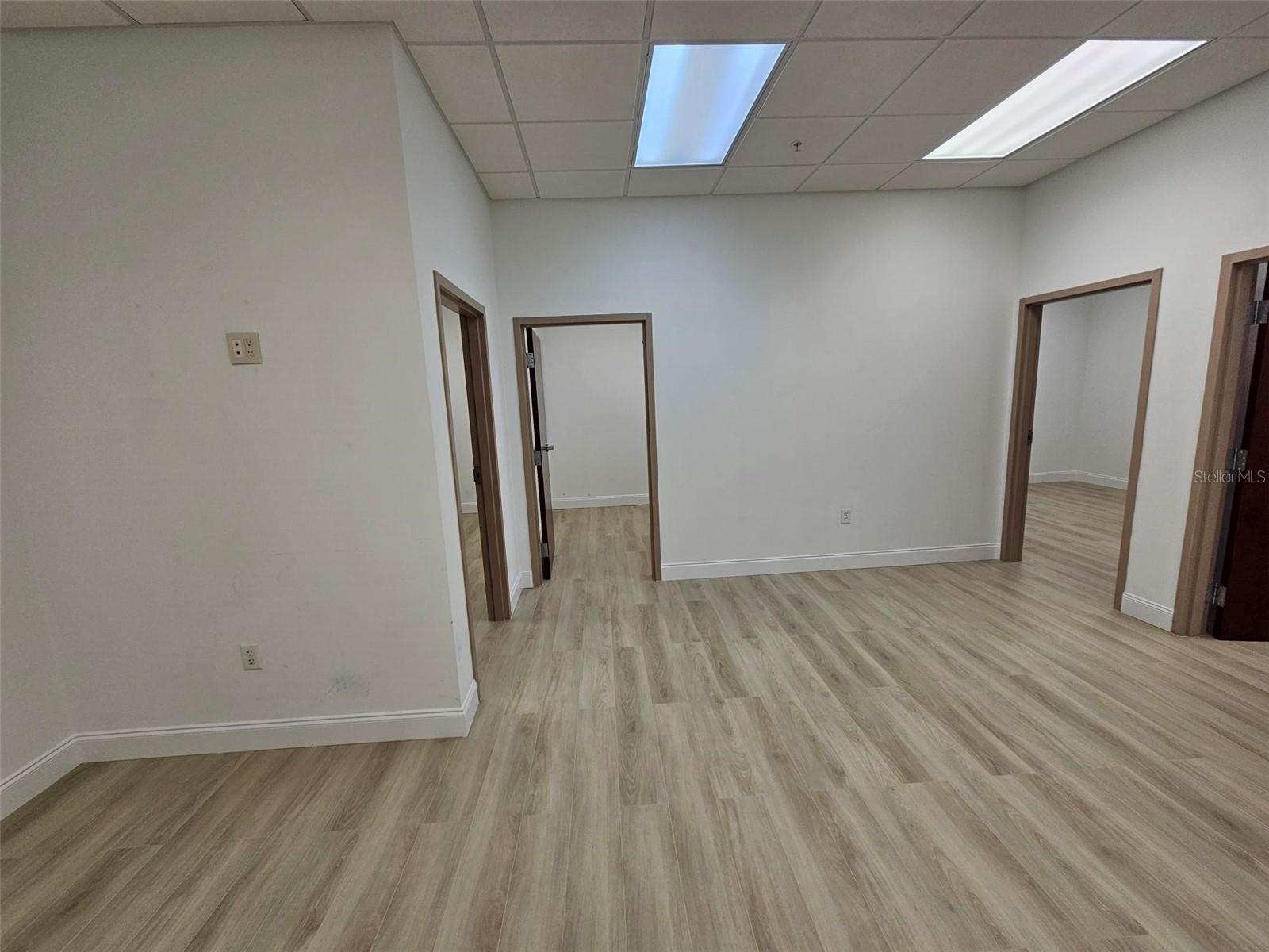 OFFICES/VERANDA PARK - Commercial Lease