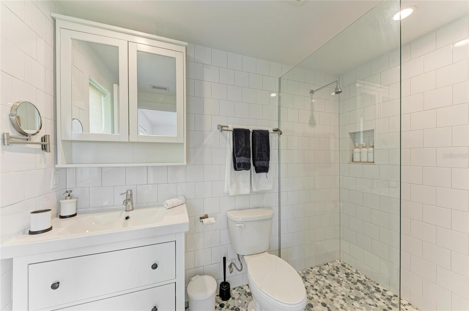 KEY ROYALE 15TH ADD - Residential