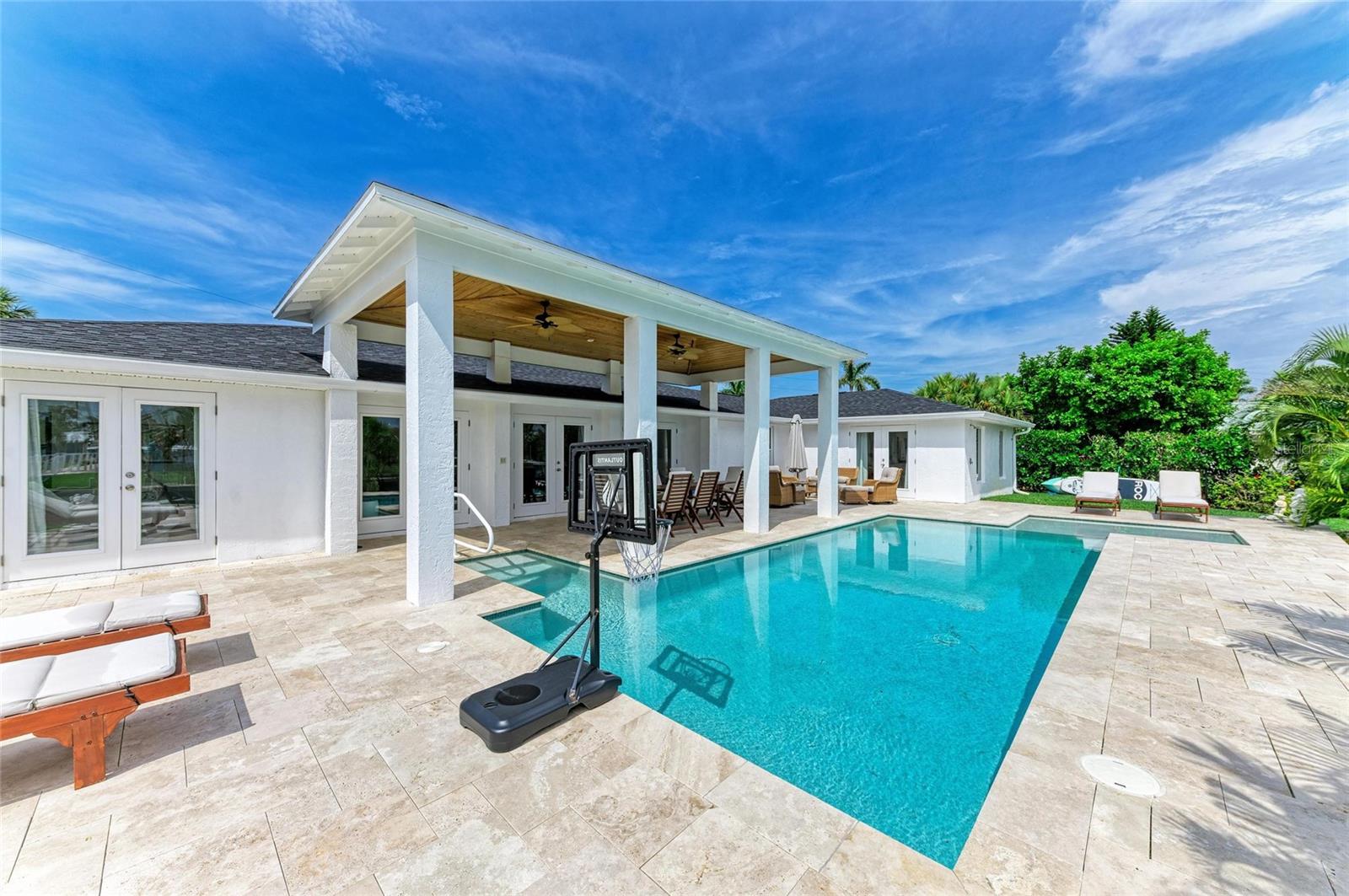 KEY ROYALE 15TH ADD - Residential