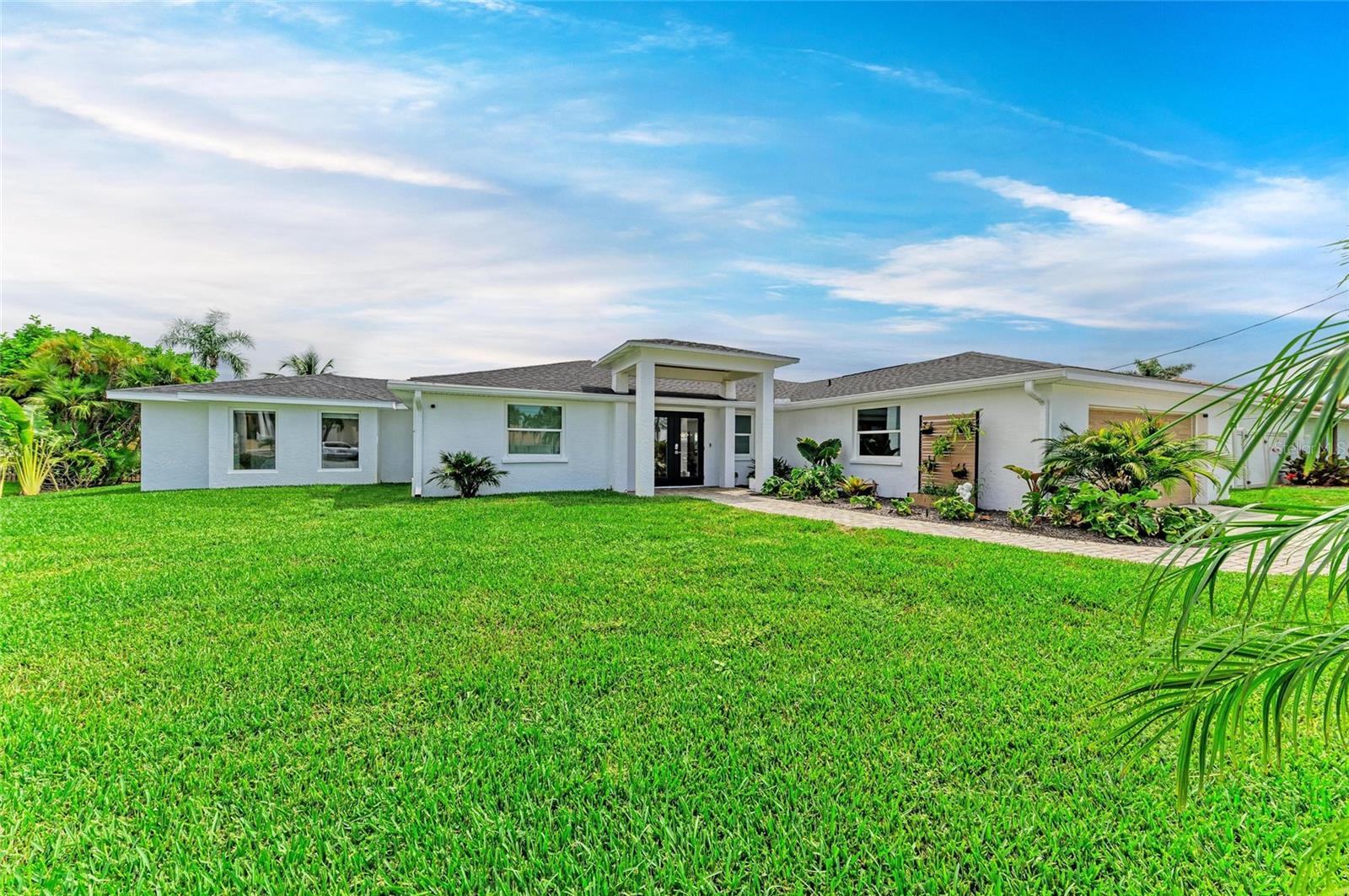 668 KEY ROYALE DRIVE
