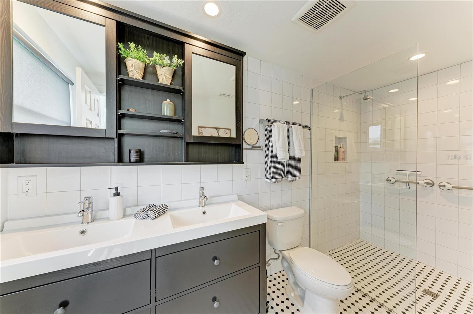 KEY ROYALE 15TH ADD - Residential