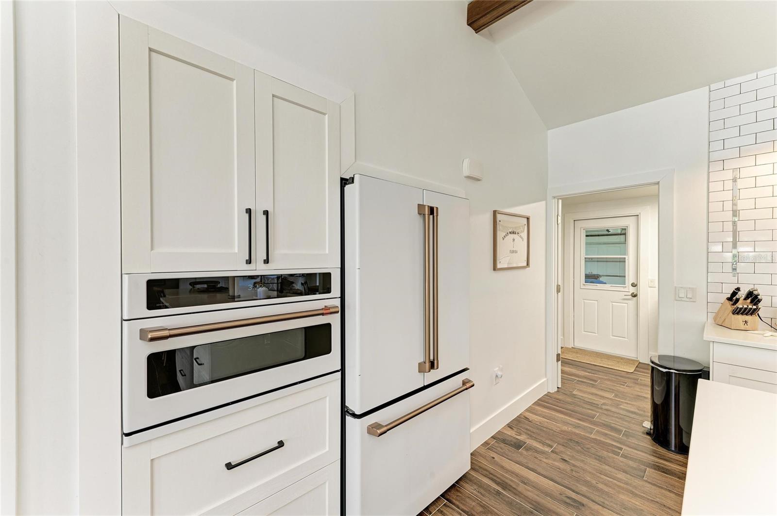 KEY ROYALE 15TH ADD - Residential