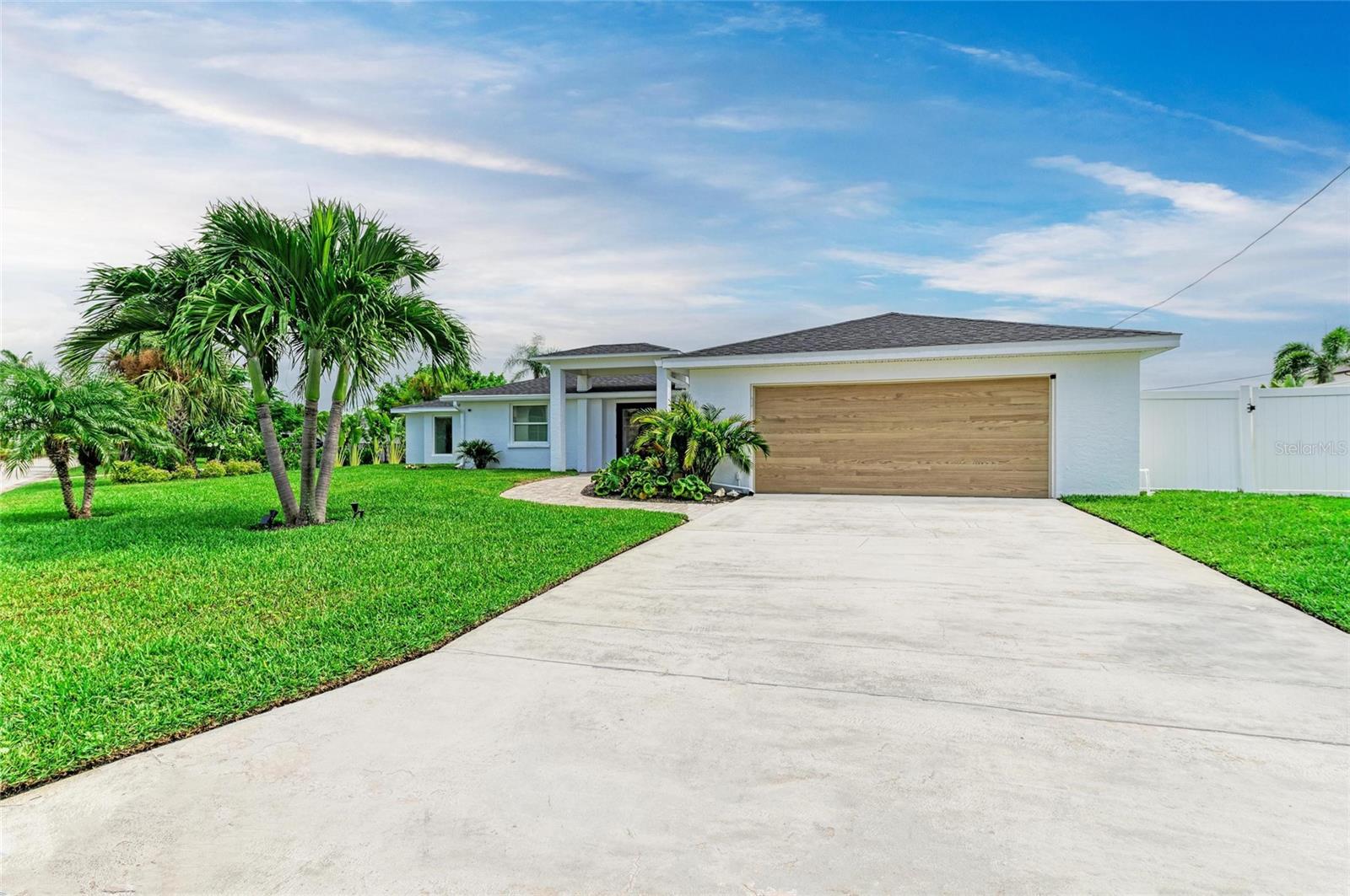 668 KEY ROYALE DRIVE