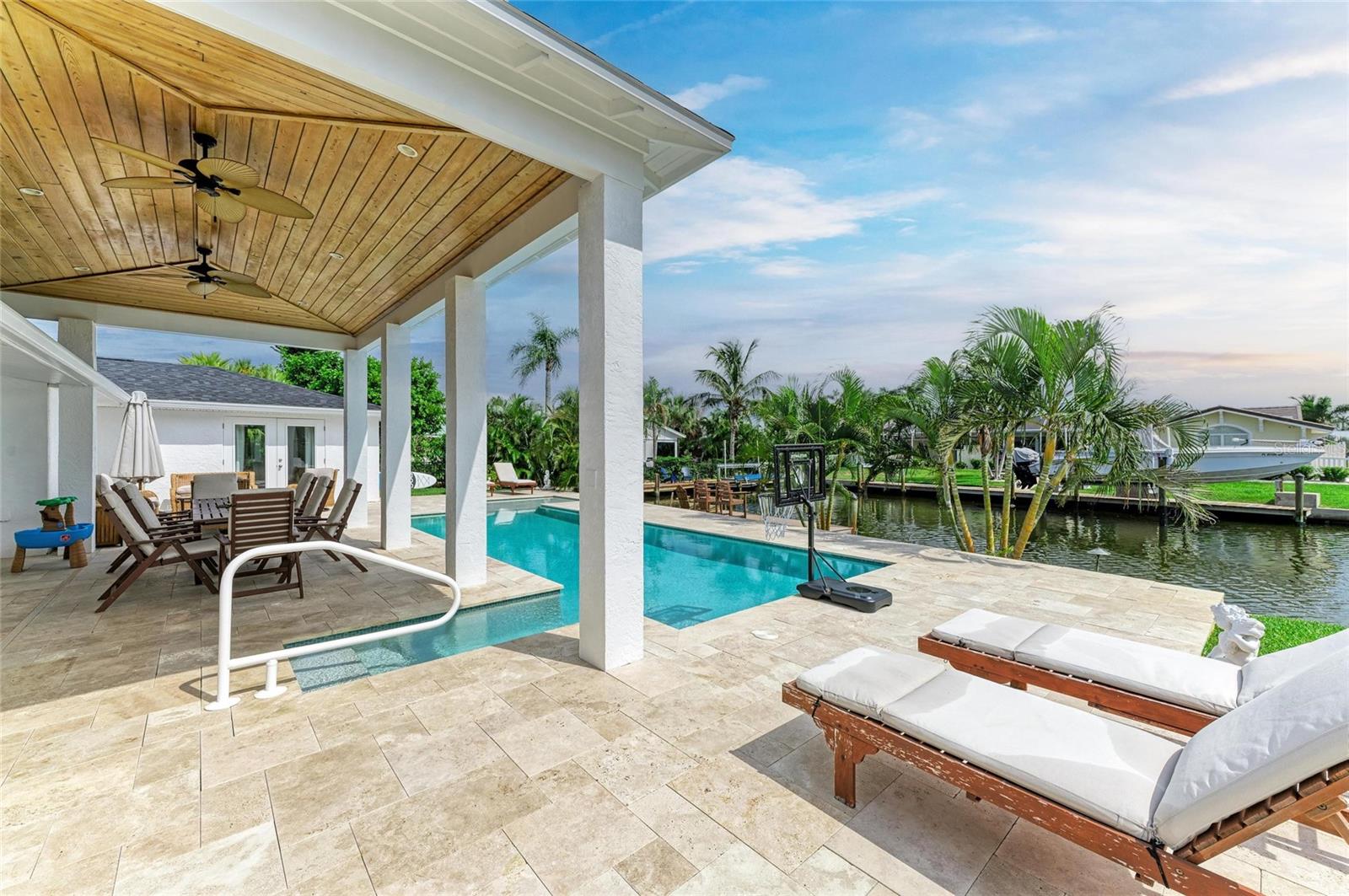KEY ROYALE 15TH ADD - Residential