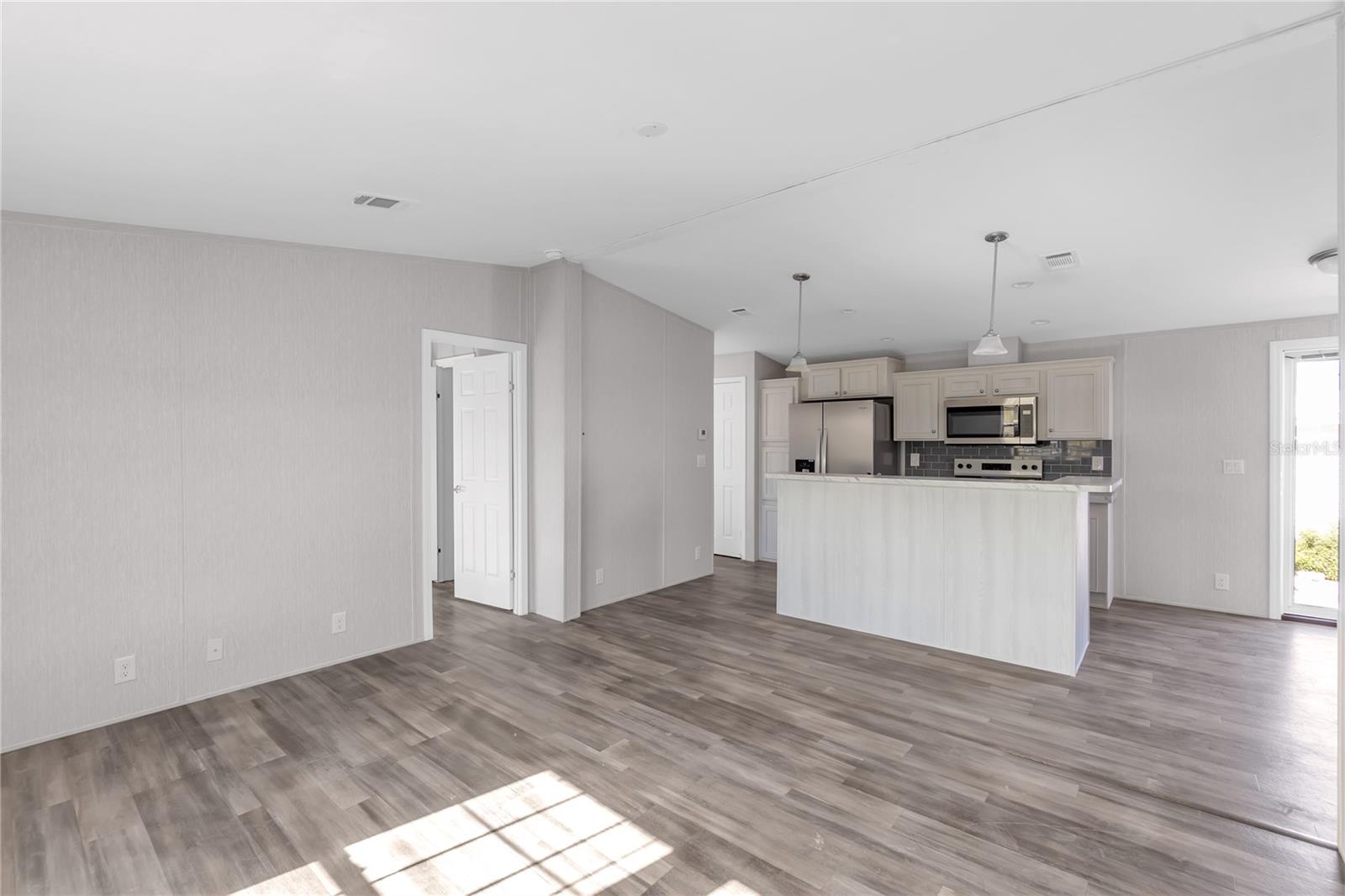 PALMA SOLA SHORES - Residential