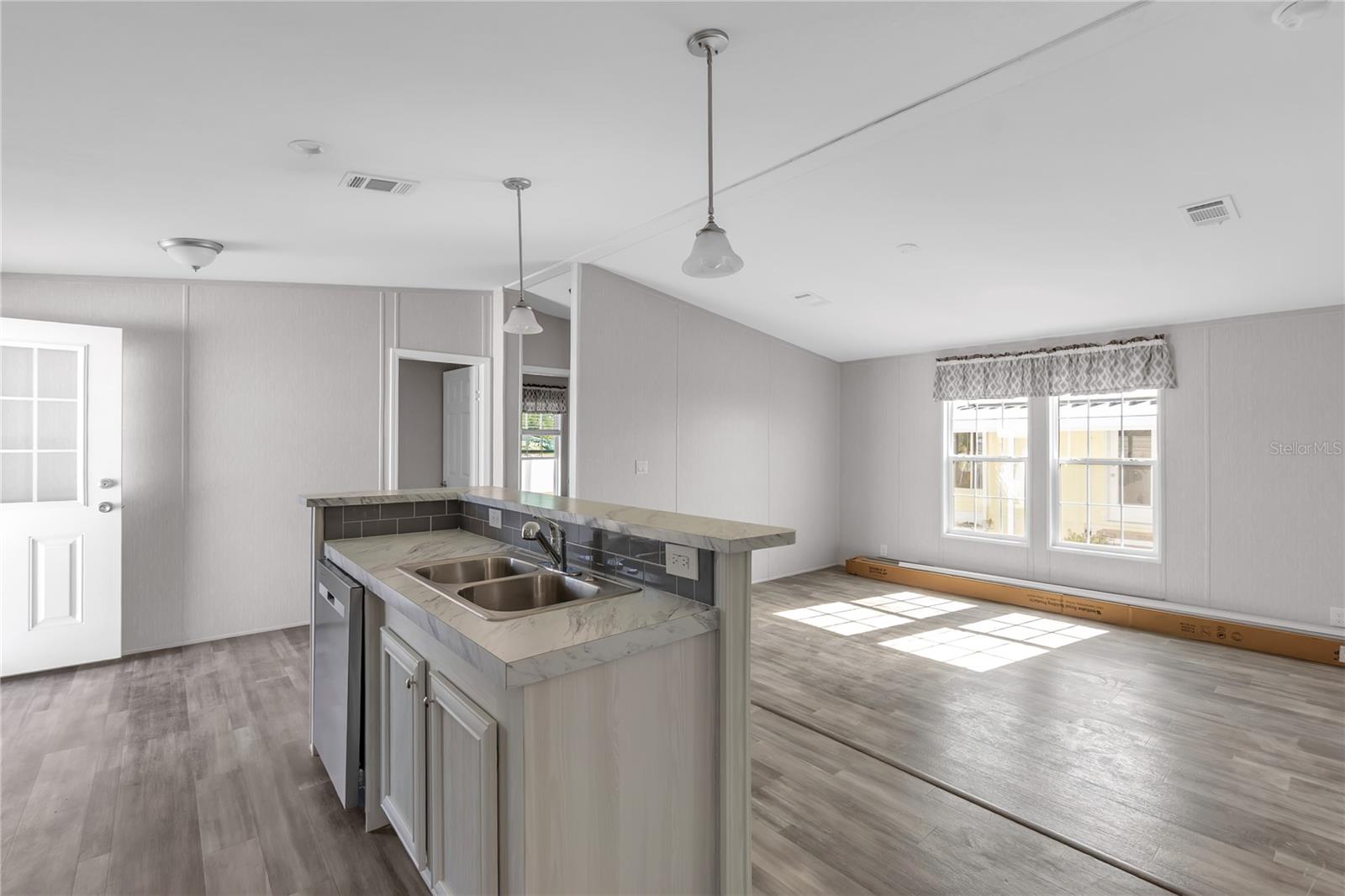 PALMA SOLA SHORES - Residential