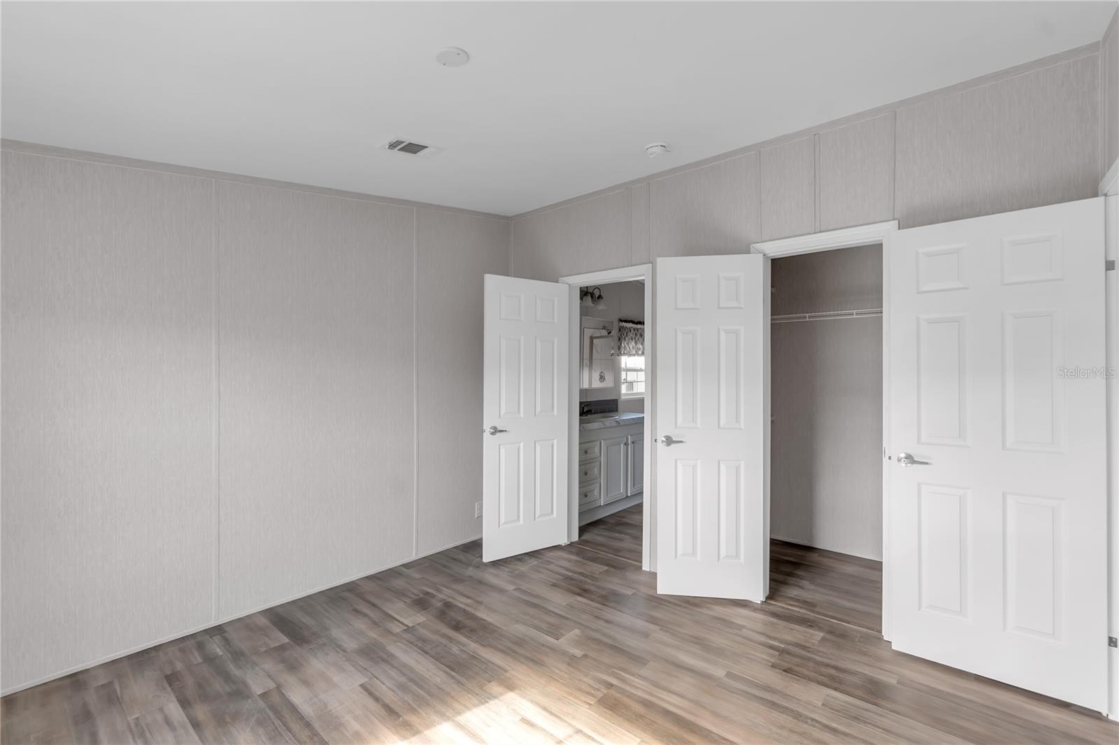 PALMA SOLA SHORES - Residential