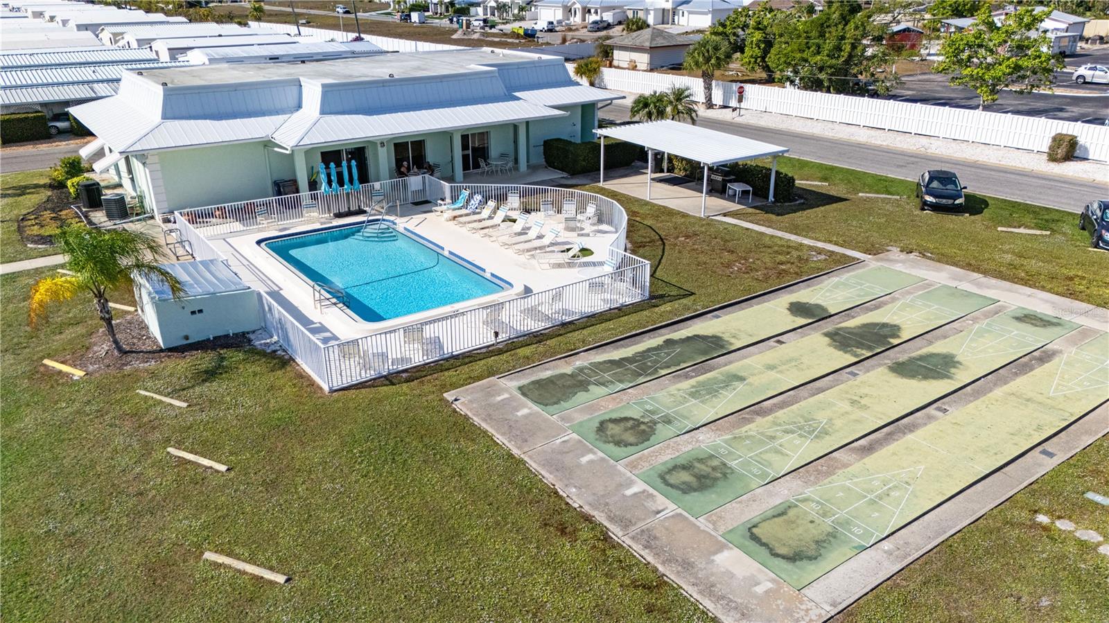 PALMA SOLA SHORES - Residential