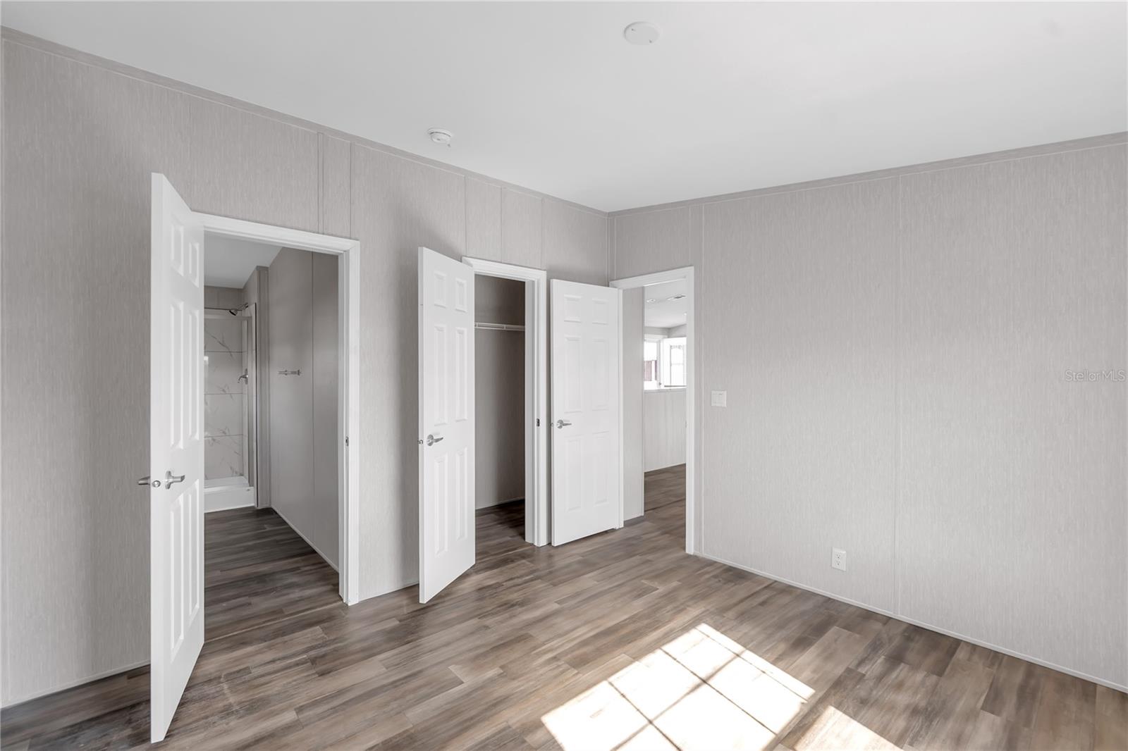 PALMA SOLA SHORES - Residential