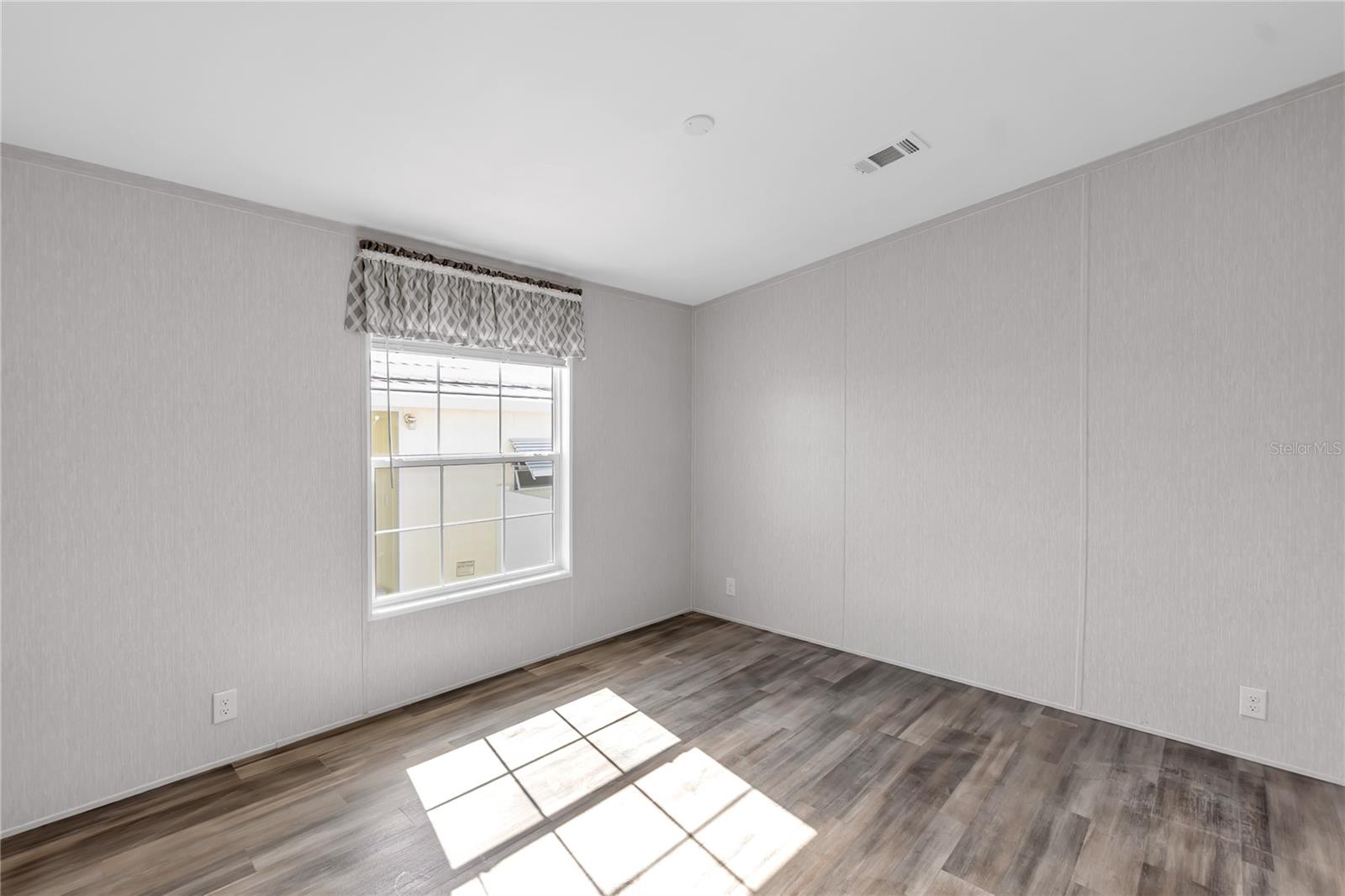 PALMA SOLA SHORES - Residential