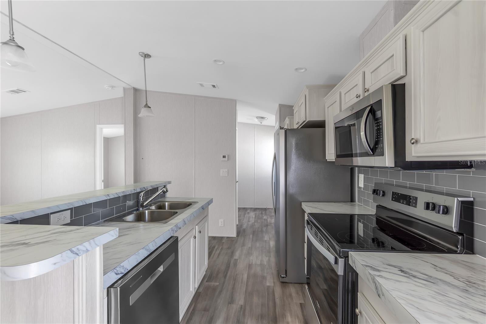 PALMA SOLA SHORES - Residential