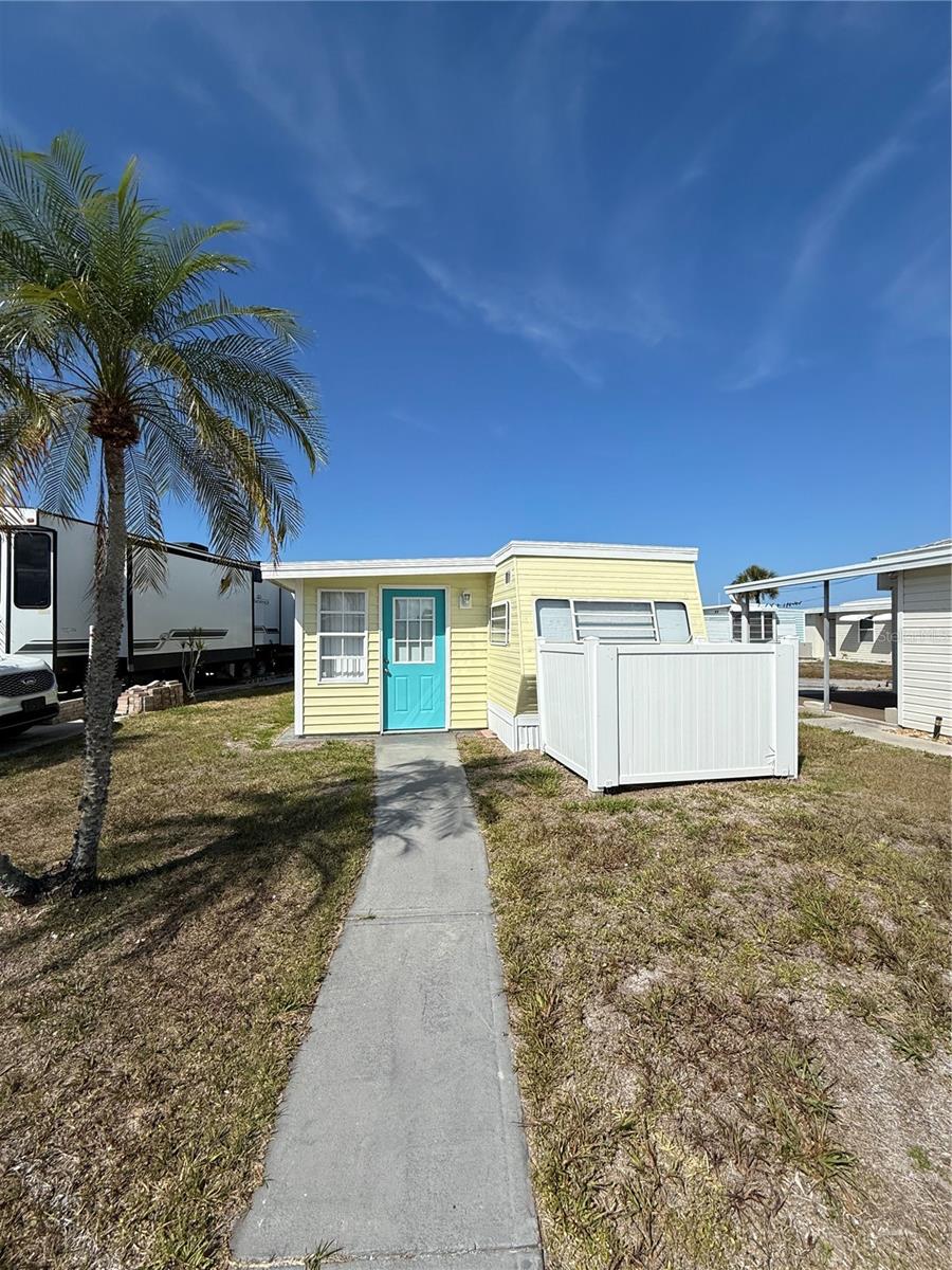 HOLIDAY TRAVEL PARK ENGLEWOOD - Residential