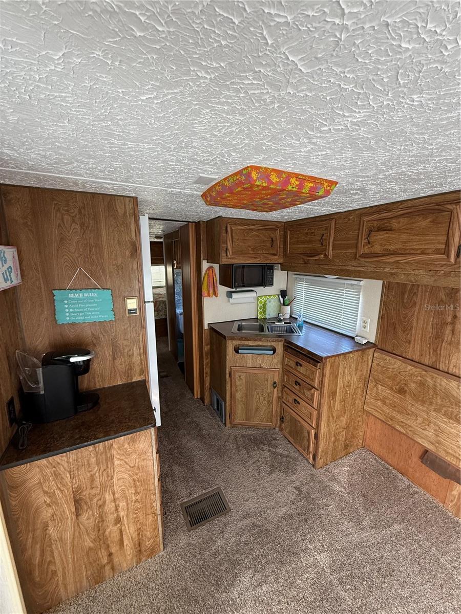 HOLIDAY TRAVEL PARK ENGLEWOOD - Residential