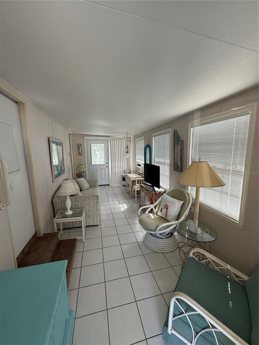 1475 FLAMINGO DRIVE 117