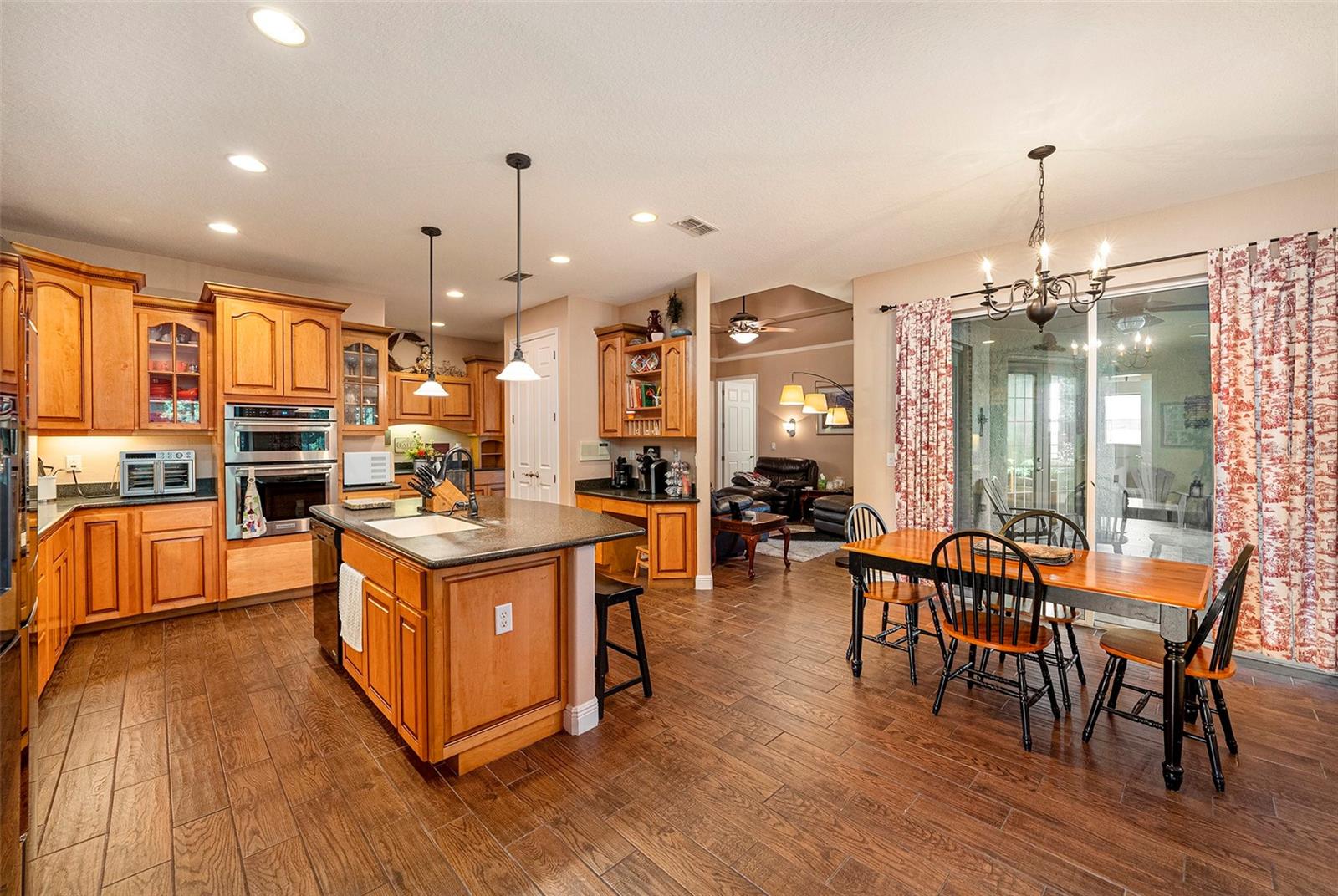WOODRIDGE - Residential