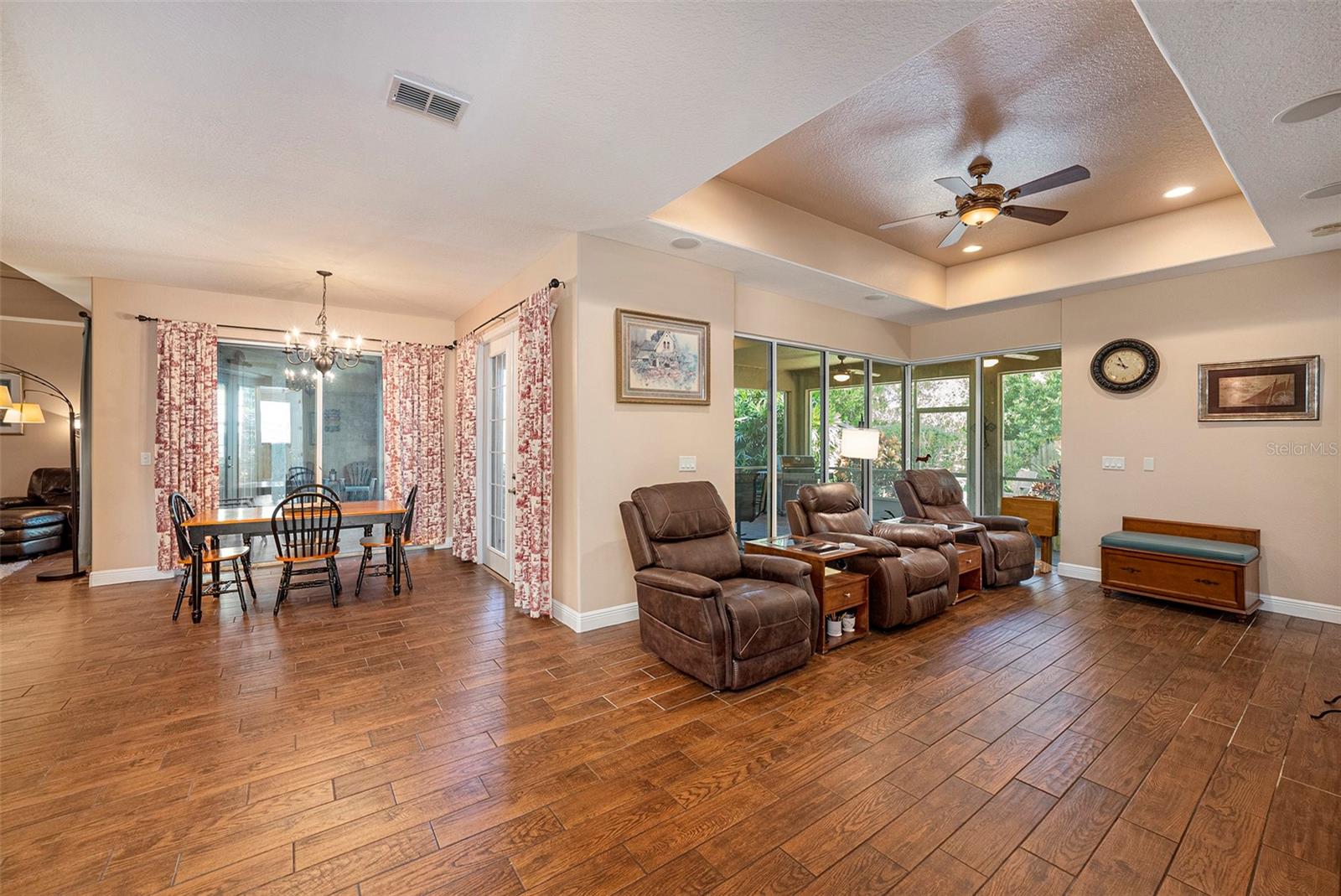 WOODRIDGE - Residential