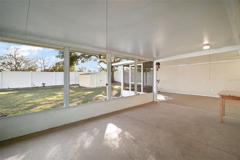 A home in LADY LAKE