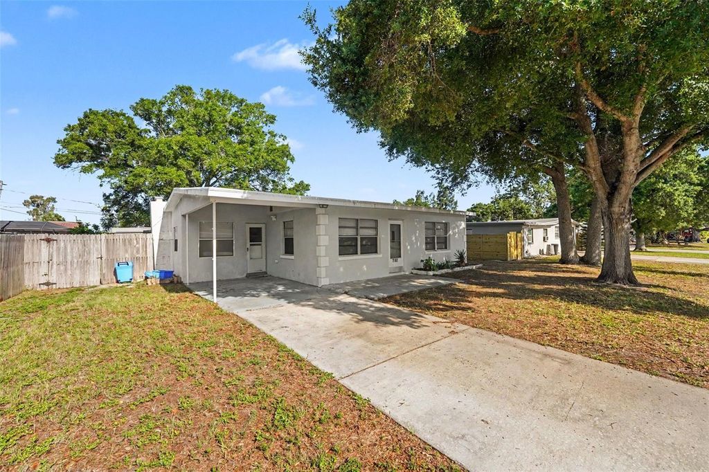 Photo of 7062 47th Street N, Pinellas Park, FL 33781 (MLS # O6410557)